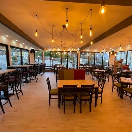 Milmari N12 מלון דירות *