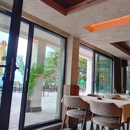 Milmari N12 מלון דירות *